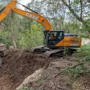 CASE CX260E Full-Size Excavator