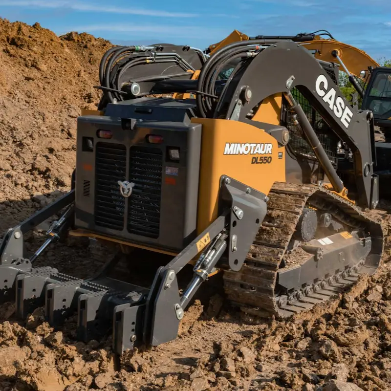 CASE Minotaur™ DL550 Compact Dozer Loader