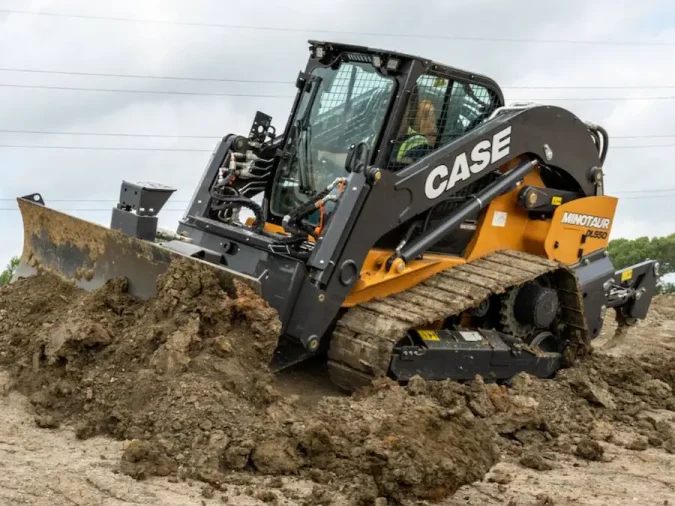 CASE Minotaur™ DL550 Compact Dozer Loader