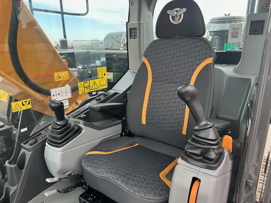 CASE CX220E Full-Size Excavator - NPS8H1362