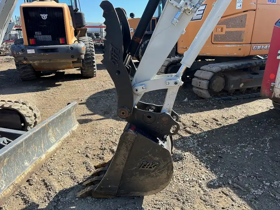 Takeuchi TB335R-R Compact (mini) Excavator - 135300261