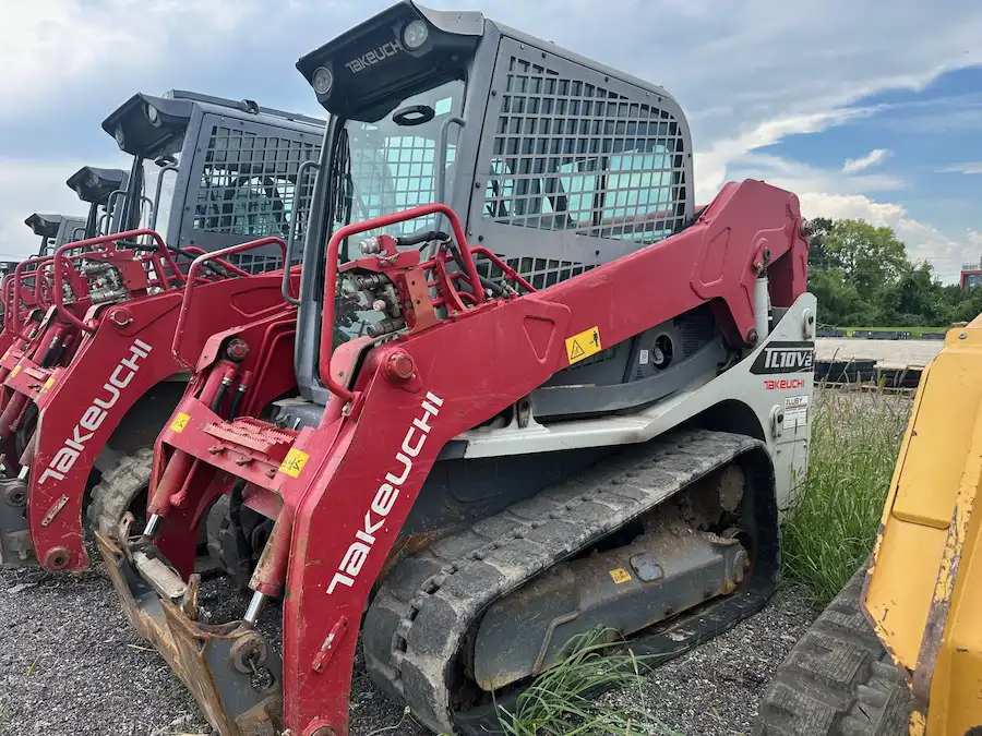 2018 Takeuchi TL10V2-CR Compact Track Loader - EQ0035476