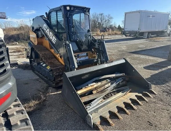 2023 CASE Minotaur™ DL550 Compact Dozer Loader - NPM401095
