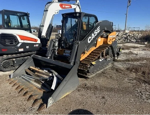2023 CASE Minotaur™ DL550 Compact Dozer Loader - NPM401095