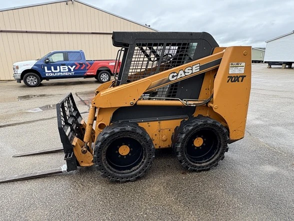 2002 CASE 70X Skid Steer Loader