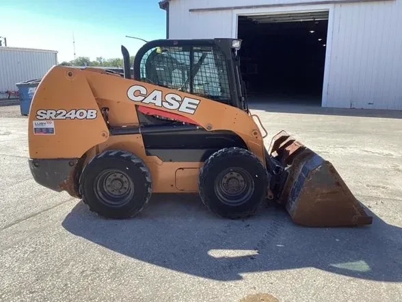 CASE SR240B Skid Steer Loader - EQ0050476