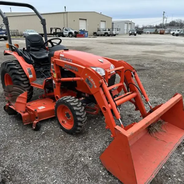 kubota b3200hsd front