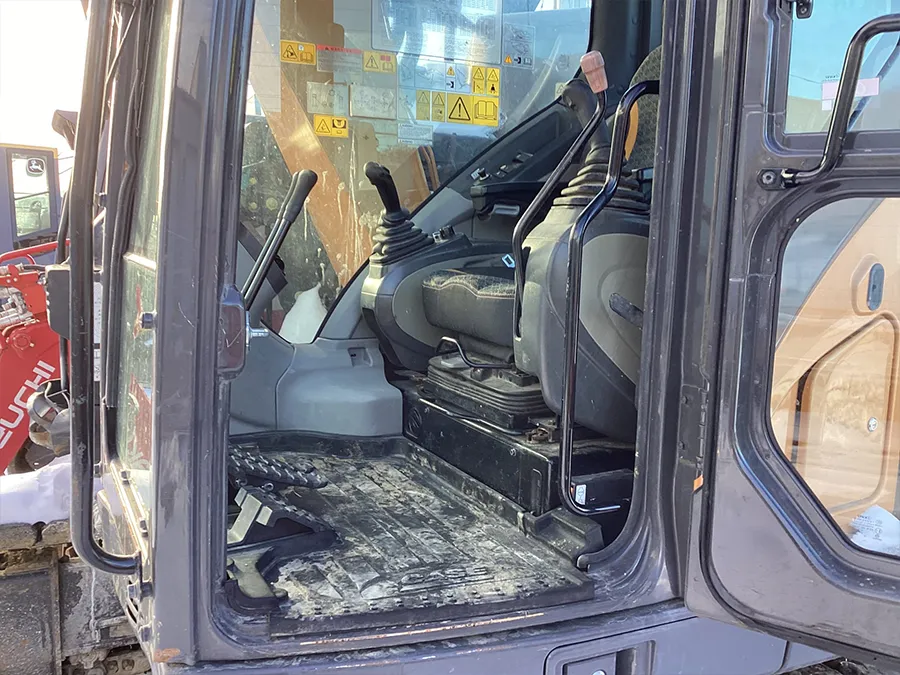 CASE 145D SR Full Size Excavator Cab