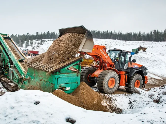 hitachi large wheel loader zw370-6 moving dirt