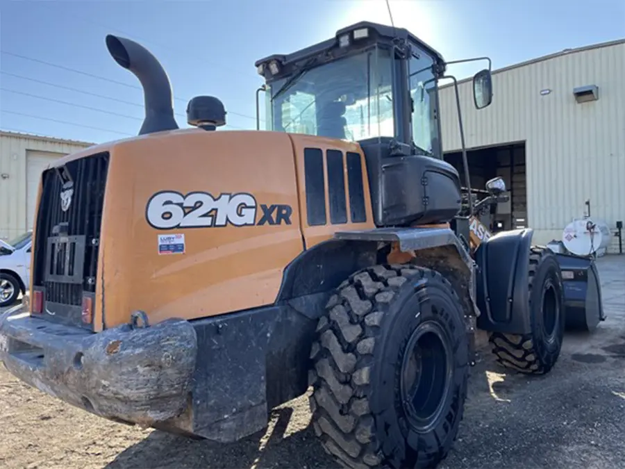 case 621g extended reach back right