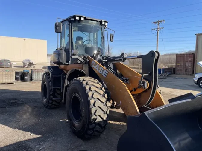 case 621g extended reach front right